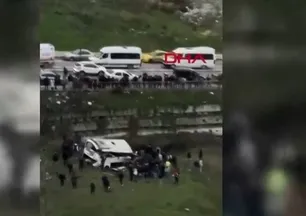 Esenyurt'ta işçi servisi şarampole yuvarlandı! Ölü ve yaralılar var | Kaza anı kamerada