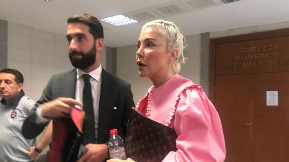 Deniz Akkaya’ya siber saldırı şoku: Borcunu ödemedi, sosyal medya hesabı hacklendi | Bilgisayar korsanları bu mesajı paylaştı