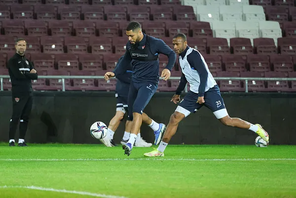 Trabzonspor Yunan yıldızın peşinde! Yönetim tüm şartları zorluyor