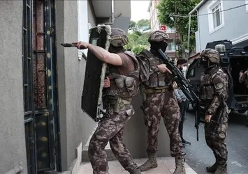 Sakarya'da DEAŞ'a darbe! 33'ü enselendi