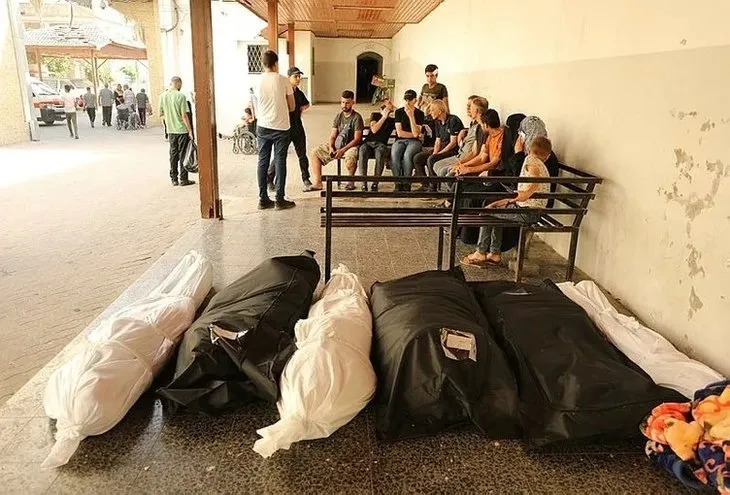 Katil İsrail'in Nusayrat Katliamı sonrası sokaklar ölülerle doldu! Netanyahu'nun talimatıyla 3 kampa birden saldırı