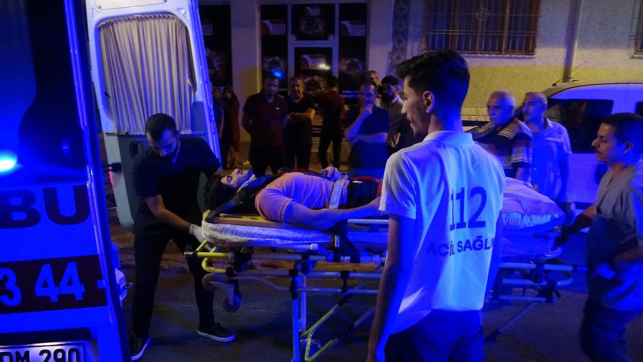 Malatya’da feci kaza! Otomobil yayaların arasında daldı | Çok sayıda yaralı var