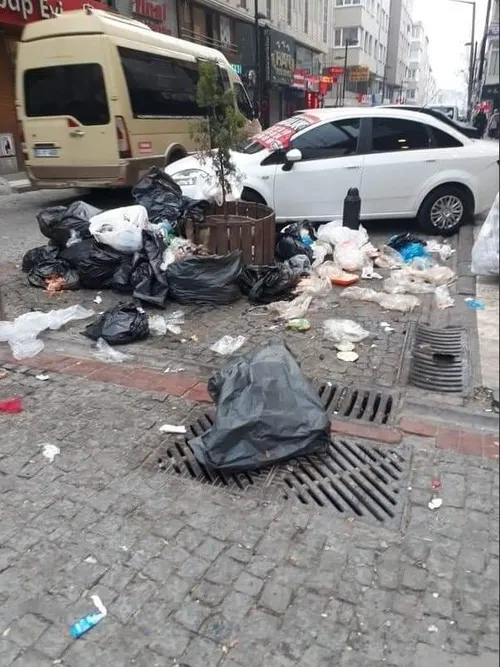 Kılıçdaroğlu en büyük icraatı çöp dağları olan CHP’li belediyeleri utanmadan övdü