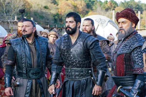 Burak Özçivit Türk Kanser Derneği için bağış kampanyası düzenledi