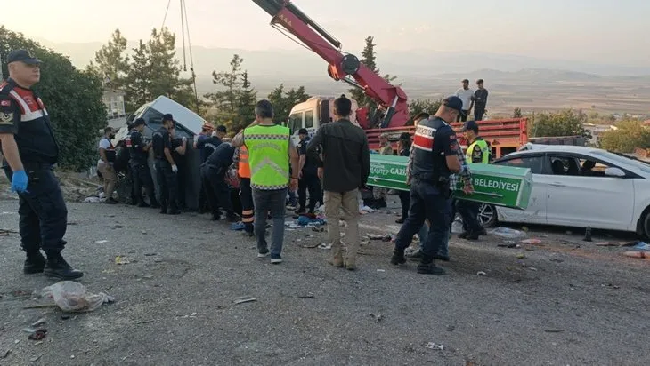 Gaziantep'te katliam gibi kaza! Freni patlayan kamyon dehşet saçtı | Ölü ve yaralılar var