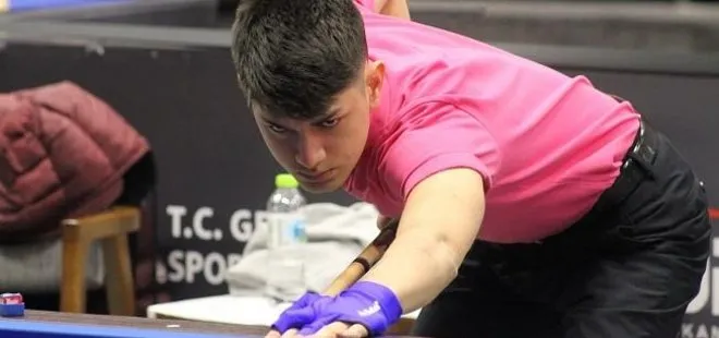 Milli bilardocu Seymen Özbaş, 21 yaş altında Avrupa şampiyonu oldu