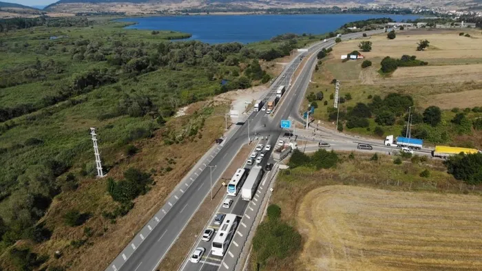 Son dakika: TEM’in Ankara yönü trafiğe kapatıldı - 2