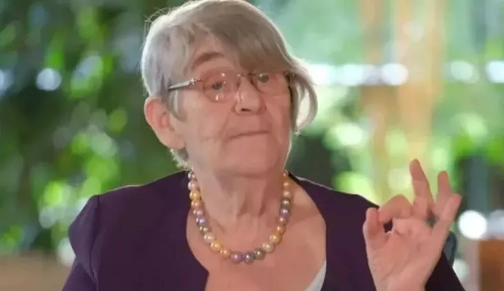 Bu besin 10 yaş gençleştiriyor! Kırışıklıkları önleyen Canan Karatay tarifi! Uyuyana kadar...