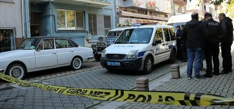 Denizli'de vahşet! İki ev arkadaşını boğazından bıçaklayıp öldürdü