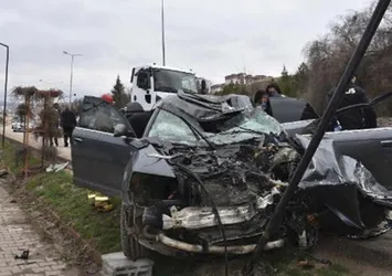 Kırıkkale'de iki otomobil çarpıştı: 2 yaralı