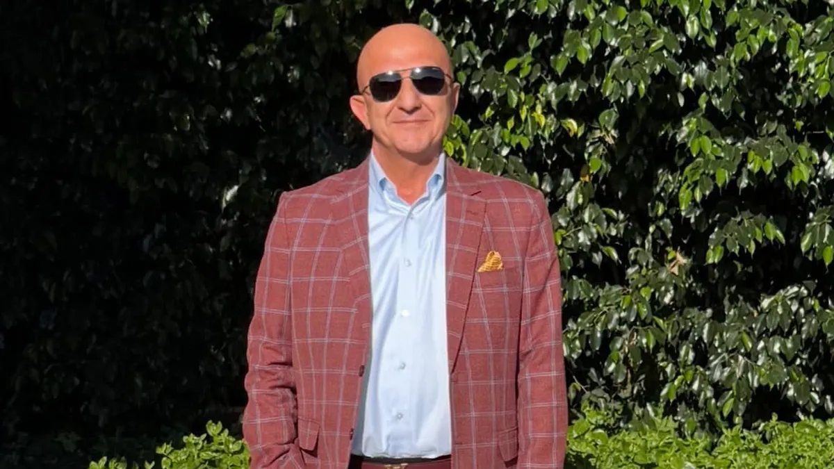 Mevlüt Çavuşoğlu'nun kardeşi ofisinde silahla vurulmuş halde bulundu