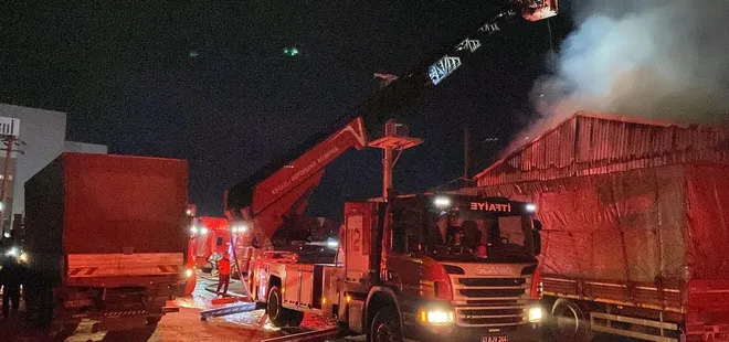 Kocaeli’de korkutan yangın: Palet deposu alevlere teslim oldu! 1 işçi hastaneye kaldırıldı