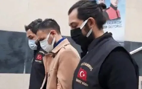 sultangazide-sokak-ortasinda-basindan-vurularak-oldurulmustu-katili-kuzeni-cikti-1639553500895.jpg Sultangazi’de sokak ortasında başından vurularak öldürülmüştü! Katili kuzeni çıktı - 2