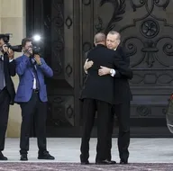 Başkan Erdoğana Azerbaycanda samimi karşılama