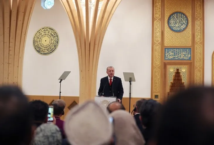 Başkan Erdoğan İngiltere'deki Cambridge Camisi'ni açtı