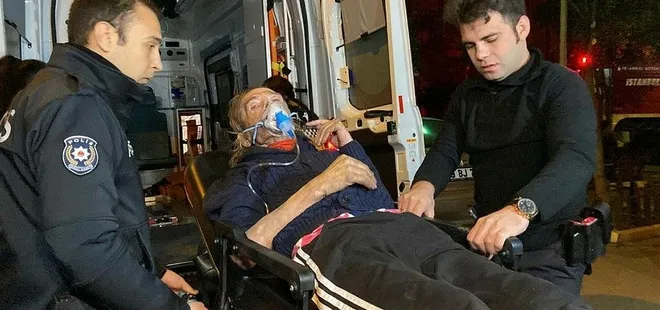 Bakırköy'de korkutan yangın! Evde mahsur kalan 2 kişiyi itfaiye ekipleri kurtardı