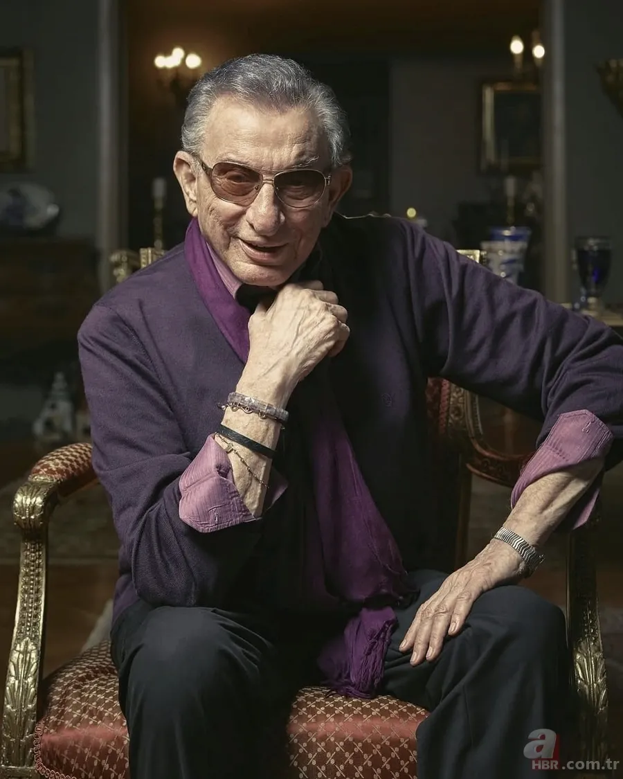 Futbol sahalarından sahnelere: Hollywood'u bıraktı ömrünü Türk tiyatrosuna adadı 3