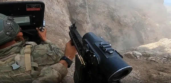 Bakanlık paylaştı! Mehmetçik terör inlerine böyle girdi