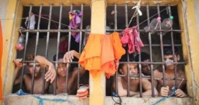 Kan donduran cezaevi! Mahkumlar kadınlar koğuşunu basıp tecavüz ediyor...