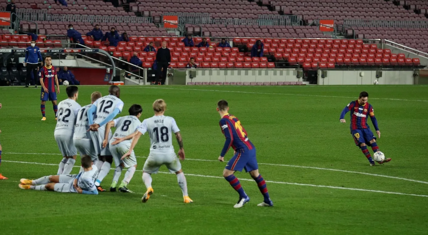 Barcelona Valencia maçında 4 gol | Messi Pele'nin rekoruna ortak oldu