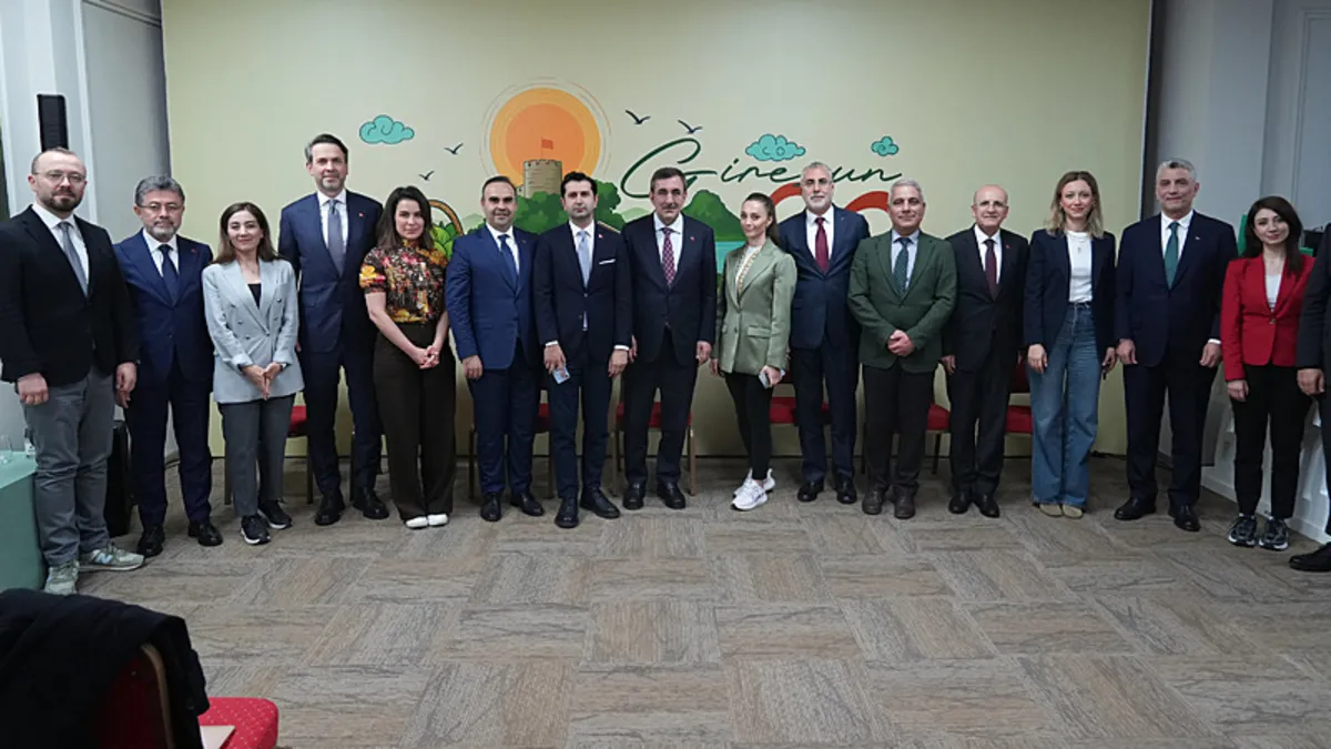 Bakan Bolat'tan ABD'nin gümrük vergisi yönelik açıklama: Yapıcı müzakereler gerçekleştirilecek