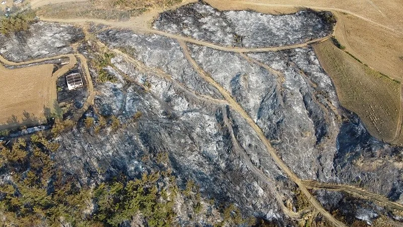 ÇANAKKALE’DE YANAN ALANLAR DRON İLE GÖRÜNTÜLENDİ