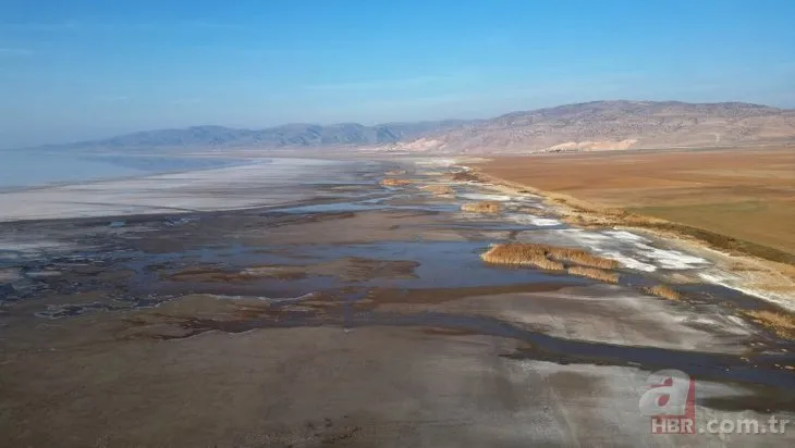 Tuz Gölü’nde kuraklık alarmı! Su alanı yüzde 10 seviyelerine düştü