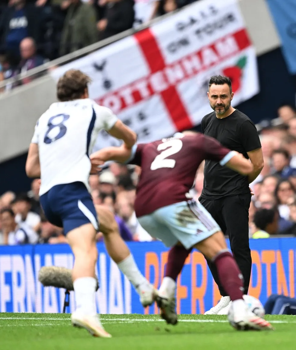 tottenhamin-gol-orucu-bozuldu-3-puana-yine-tutunamadi-1789830101156.jpg Tottenham Premier League'de ilk gollerini attı ancak Aston Villa karşısındaki geri dönüşü galibiyet için yeterli olmadı - 2
