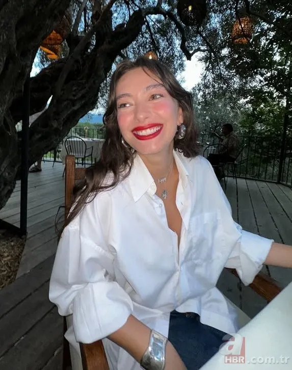 Kimi şarkıcı kimi oyuncu oldu! Ünlülerin çocukluk halleri görenleri şaşırttı 12