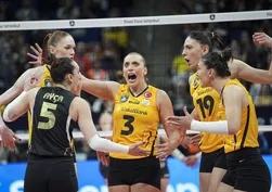 CEV Şampiyonlar Ligi'nde finalin adı belli oldu! VakıfBank ile Eczacıbaşı karşı karşıya gelecek