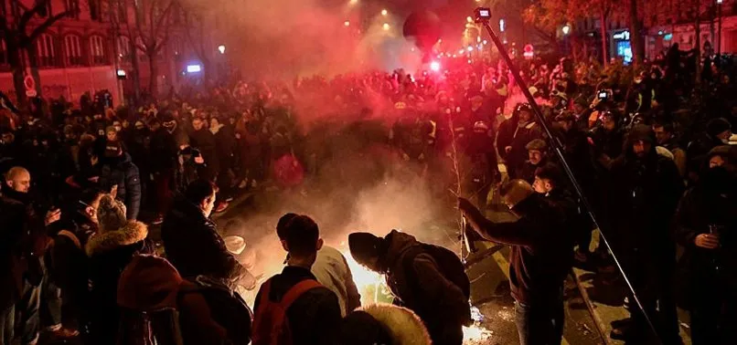 Fransa'da Macron karşıtlarından greve devam çağrısı
