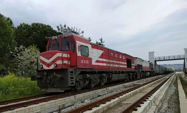 Ulaştırma ve Altyapı Bakanı Adil Karaismailoğlu: Samsun-Sivas Kalın demir yolu hattında deneme seferleri başlayacak - 1