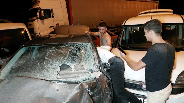 1662666435139.jpg Samsun'da zincirleme kaza! Tam 23 araç birbirine girdi! Aralarında TIR ve yolcu otobüsü de var... Çok sayıda kişi yaralandı - 6