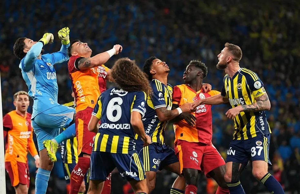 galatasarayfenerbahce-derbisine-dev-guvenlik-kalkani-5-bin-800-polis-gorevde-1777127979129.jpg Galatasaray–Fenerbahçe derbisine dev güvenlik kalkanı! 5 bin 800 polis görevde - 3