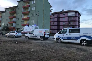 Birlikte yaşadığı kadını rehin aldı! Bir polisi şehit etti