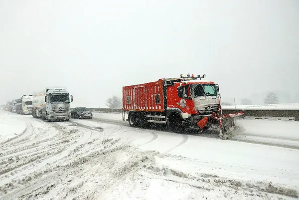 Son dakika: Bursa-Ankara yolu kardan kapandı! İstanbul'a gelişte uzun kuyruk - 6
