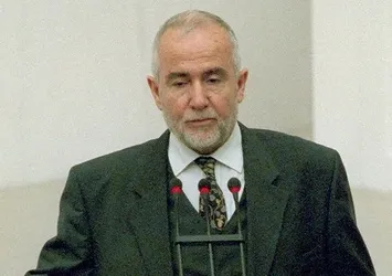 Eski Bakan Cevat Ayhan vefat etti
