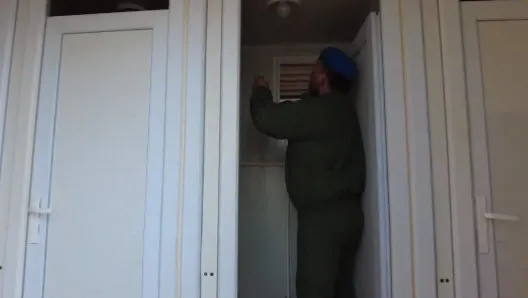 1676295774645.jpg Mehmetçik vatandaşa hizmet için 24 saat görevde! Depremzedenin tuvalet ve banyo ihtiyaçları da karşılandı - 2