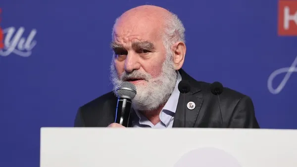 1660406883052.jpg Kur'an-ı Kerim yasağına karşı Elif-Ba kampanyası! Mustafa Karahasanoğlu cesur haberciliğiyle medya dünyasında öne çıkmıştı - 7