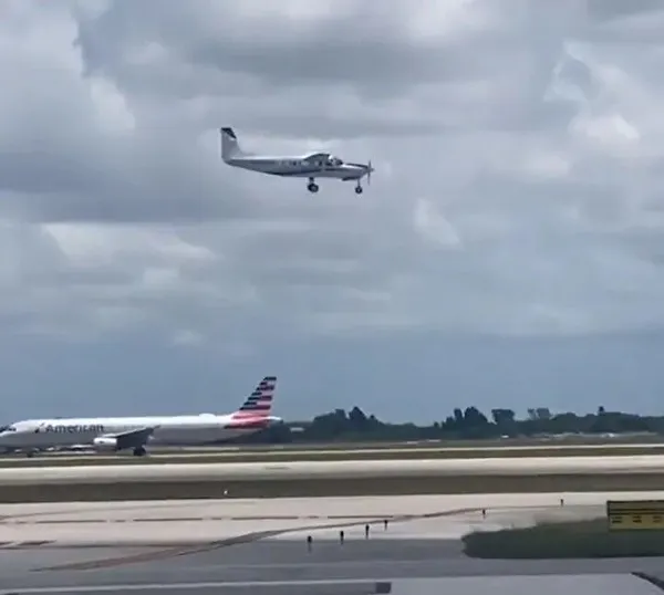 ABD’de ilginç olay: Pilotu bayılan uçağı deneyimsiz yolcu indirdi