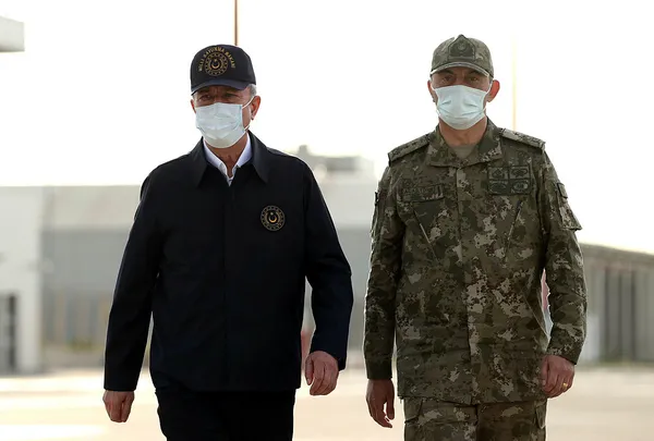 Son dakika: Milli Savunma Bakanı Hulusi Akar Pençe-Şimşek operasyonu için Şırnak’ta...