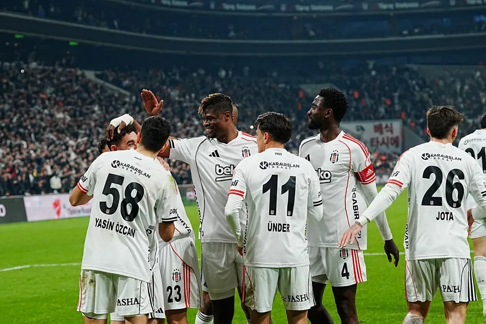 Beşiktaş Misirli.com.tr Karagümrük maçı! Yalçın'dan dikkat çeken ilk 11 kararı - 3