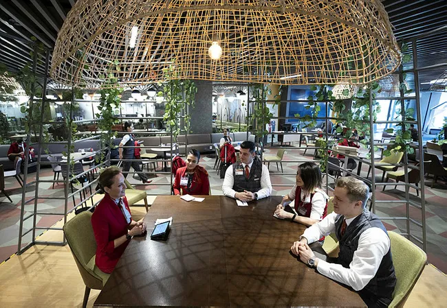 dunya-kabin-memurlari-gunu-dolayisiyla-thy-kabin-memurlarinin-calismasi-goruntulendi-1653992002654.jpg "Dünya Kabin Memurları Günü" dolayısıyla THY kabin memurlarının çalışması görüntülendi - 7