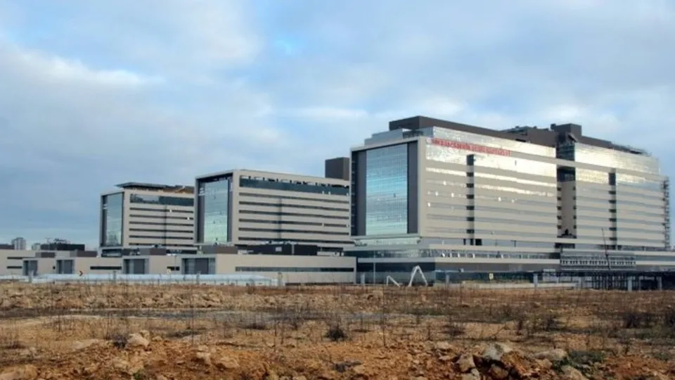 Ekrem İmamoğlu'nun İBB'si şehir hastanesinin yol inşaatlarını da durdurdu