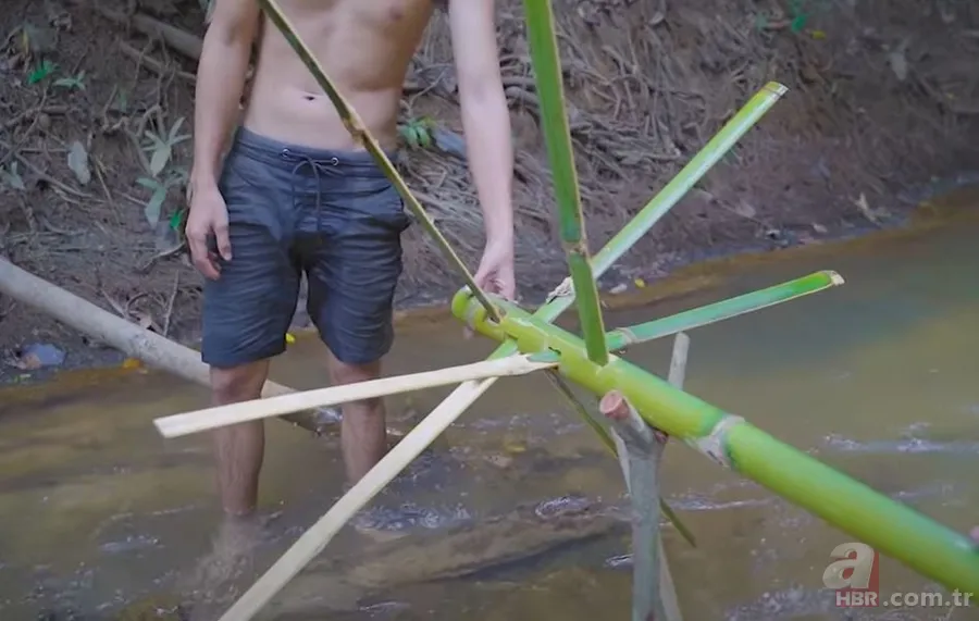 Hayatta kalmak için avladıkları timsahın karnından çıkanlar şoke etti! Mide bulandıran görüntü 11