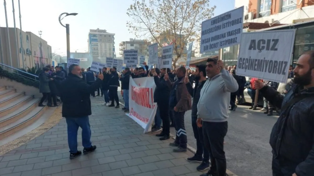 CHP’li Çiğli Belediye Başkanı Onur Emrah Yıldız'dan skandal atama! Kirvesini de belediyeye aldı