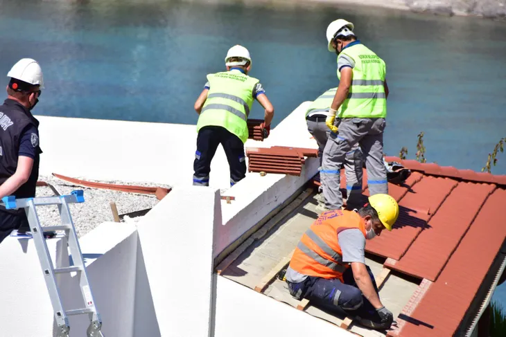 Yılmaz Özdil’in kaçak villasında yıkım başladı! İşte ilk kareler...