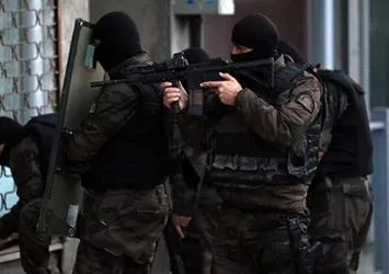 Fatih'te uyuşturucu operasyonu: 12 gözaltı!