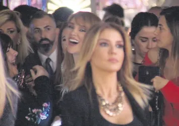 Gülben Ergen ve Seren Serengil pişti oldu
