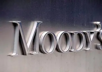 Moody's İngiltere'nin kredi notunu "negatif"e çekti